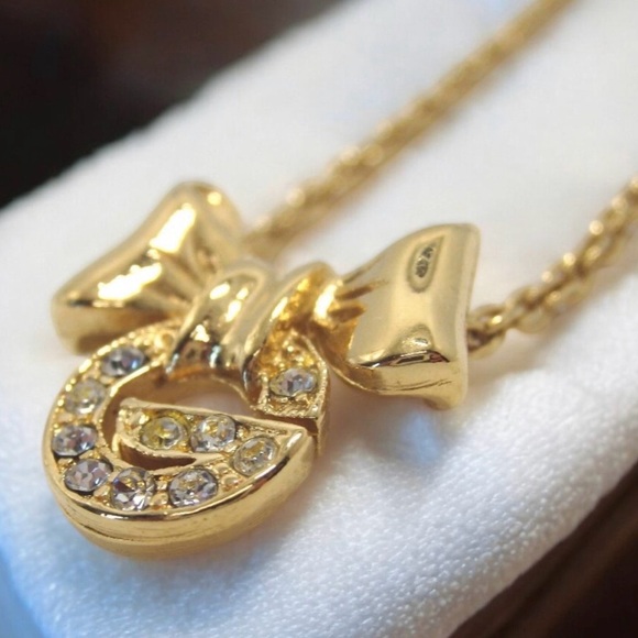 GIVENCHY Vintage Signature G with Bow Pendant Necklace ✨🤩 - Picture 4 of 15